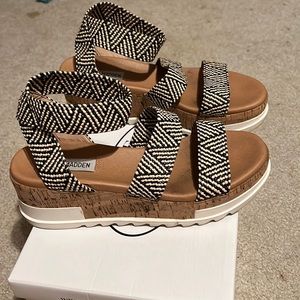 Steven madden platform sandals